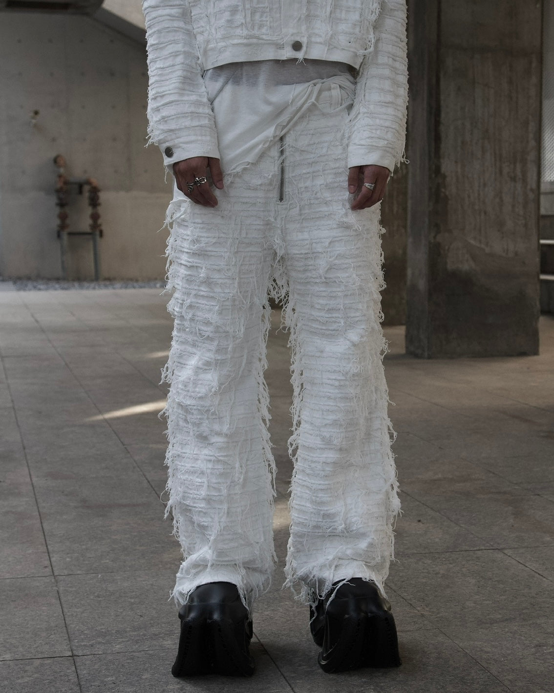 DÉTRUIT - DESTORYED FLARED JEANS -WHITE