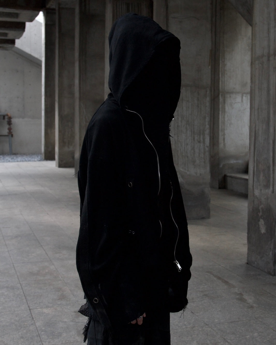 SEUL - WAXED COATED OVERSIZE ZIP UP HOODIE - BLACK
