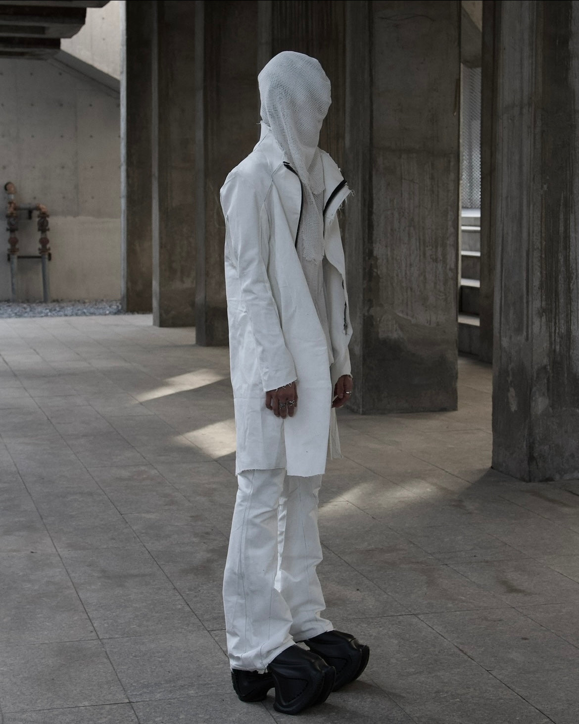 TØRNAD - WAXED COATED TORNADO FLARED JEANS - WHITE