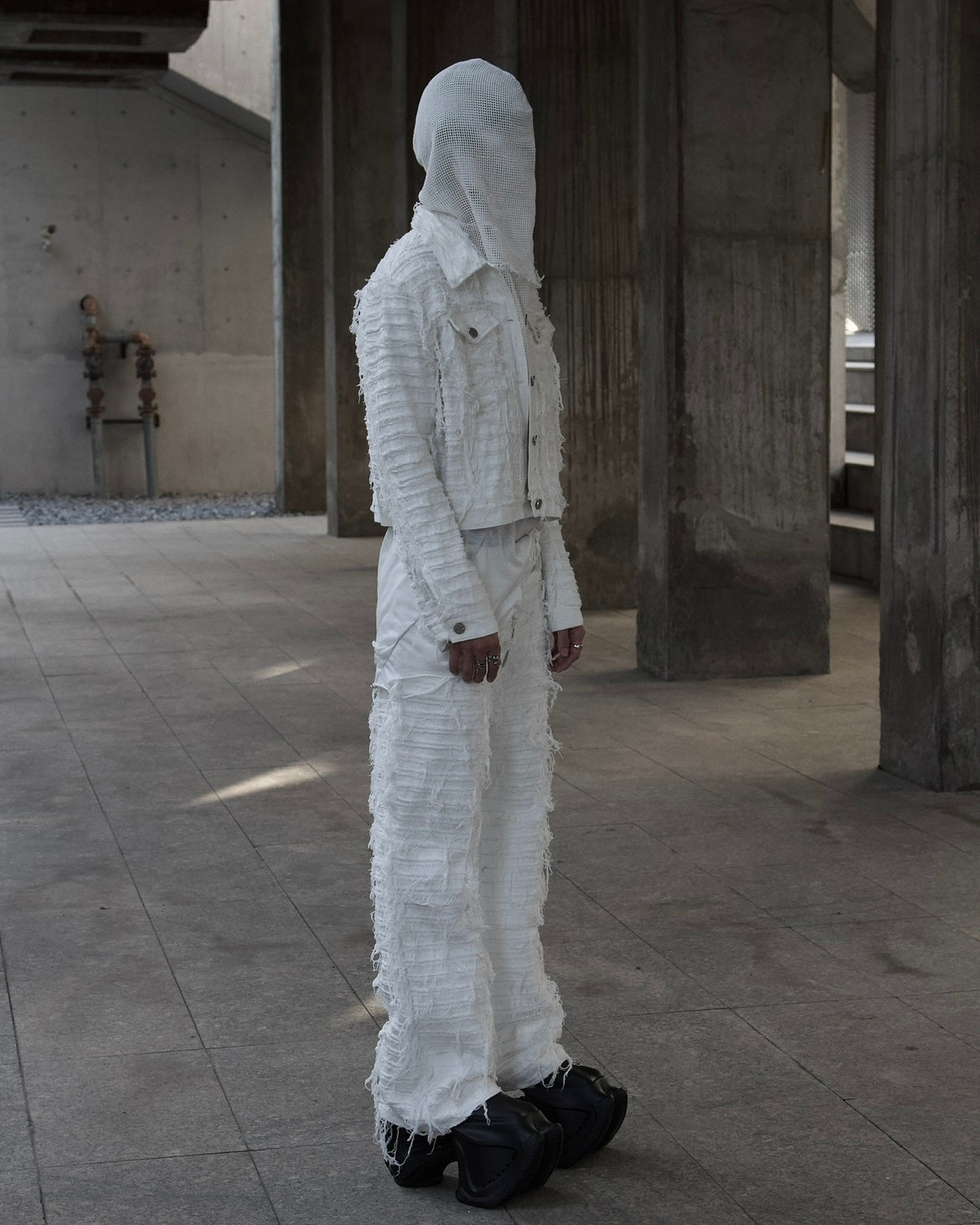 DÉTRUIT - DESTORYED FLARED JEANS -WHITE