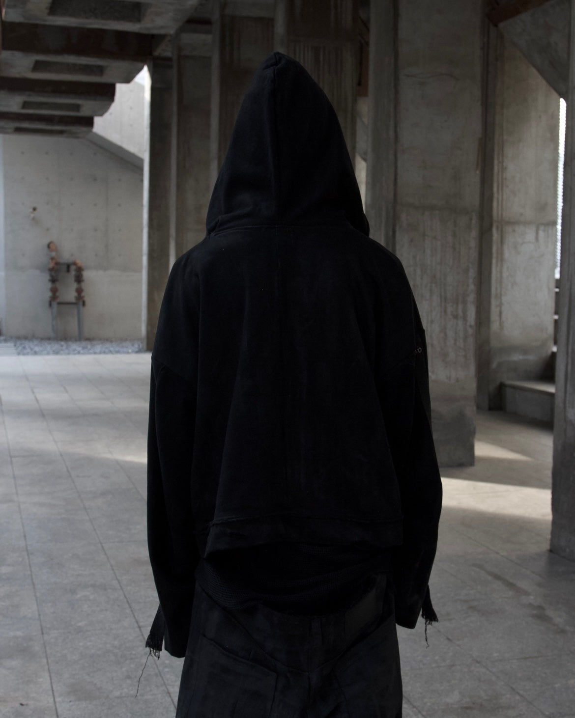 SEUL - WAXED COATED OVERSIZE ZIP UP HOODIE - BLACK