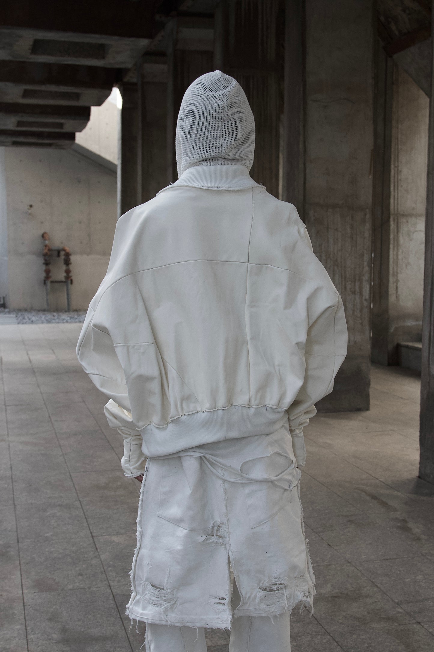 ÇREUX - PRØSTHETIC GLØVE BOMBER - WHITE