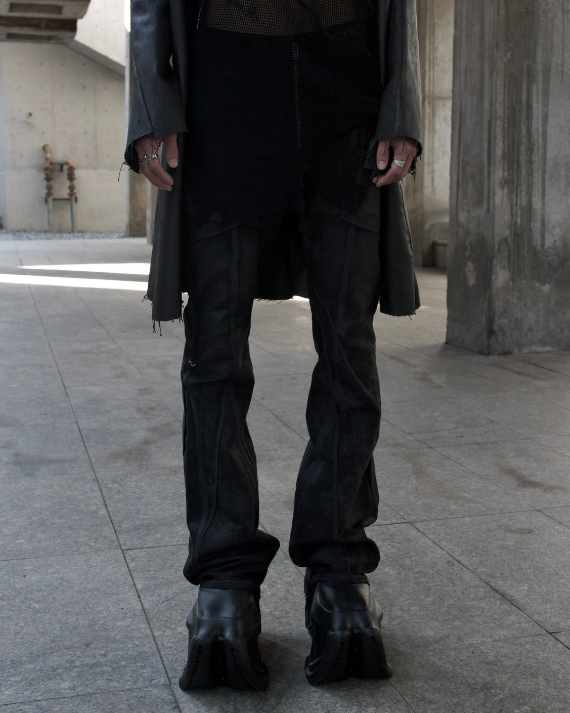 TØRNAD - WAXED COATED TORNADO FLARED JEANS - BLACK