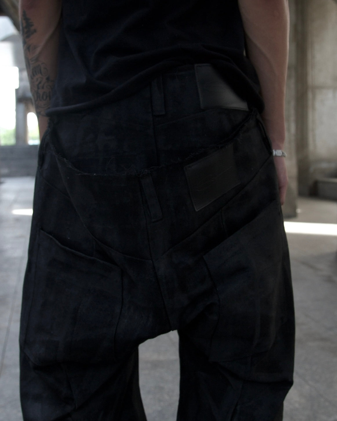 DLOUT - WAXED COATED DOUBLE WAIST CROPPED JEANS - BLACK