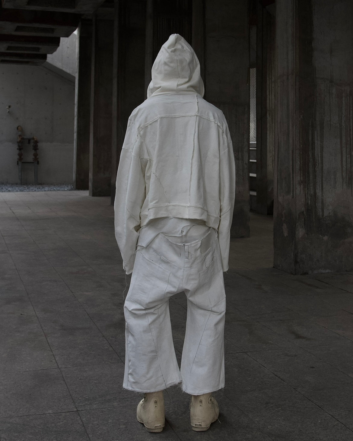 SEUL - WAXED COATED OVERSIZE ZIP UP HOODIE - WHITE