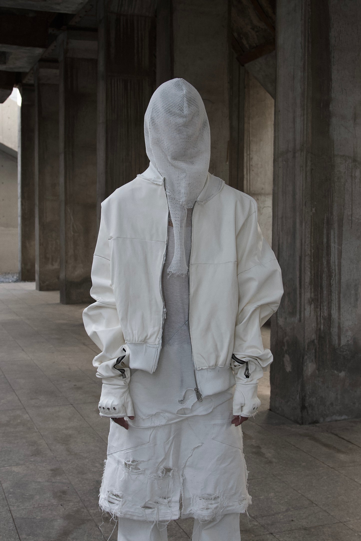 ÇREUX - PRØSTHETIC GLØVE BOMBER - WHITE