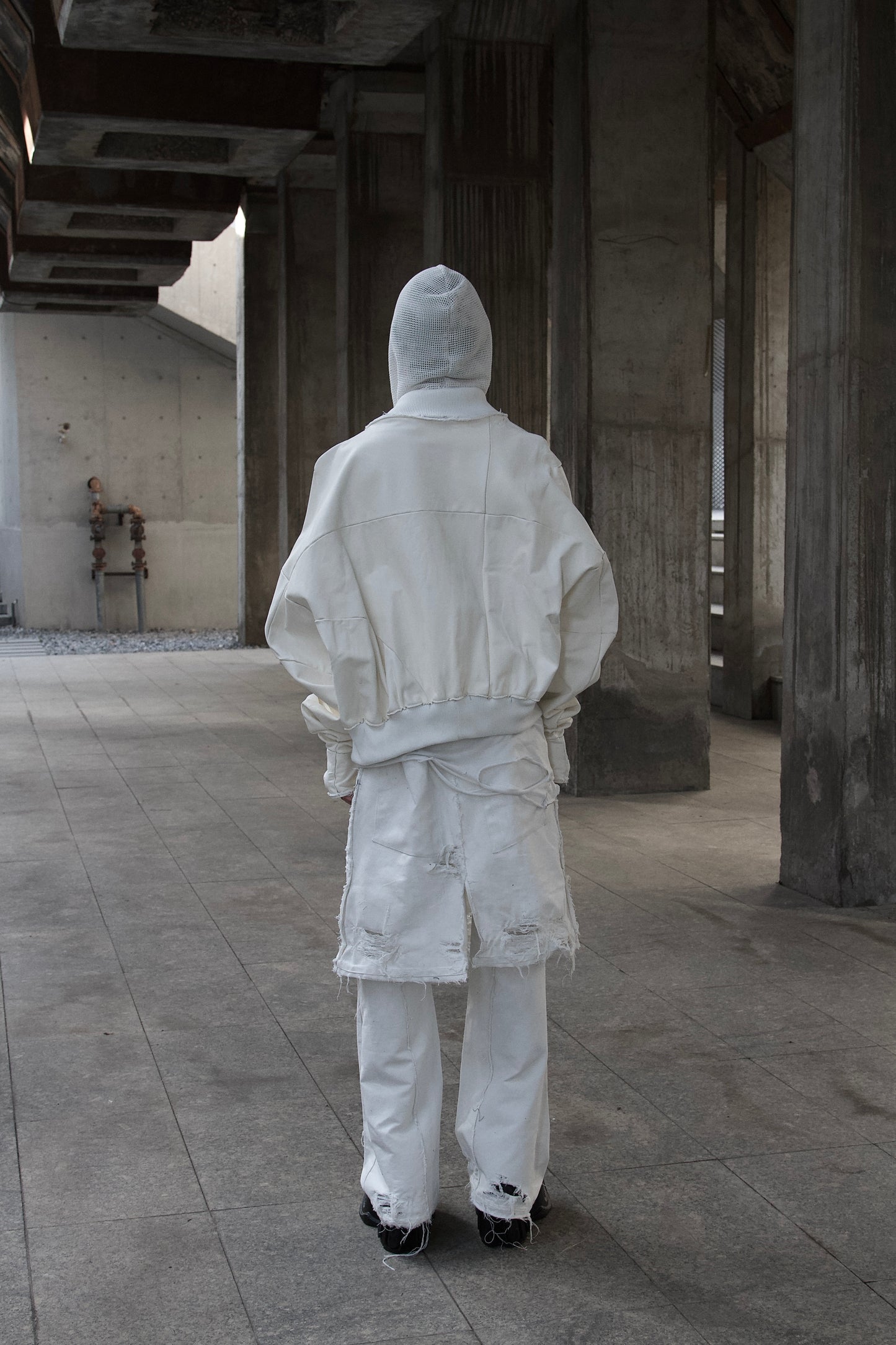 ÇREUX - PRØSTHETIC GLØVE BOMBER - WHITE