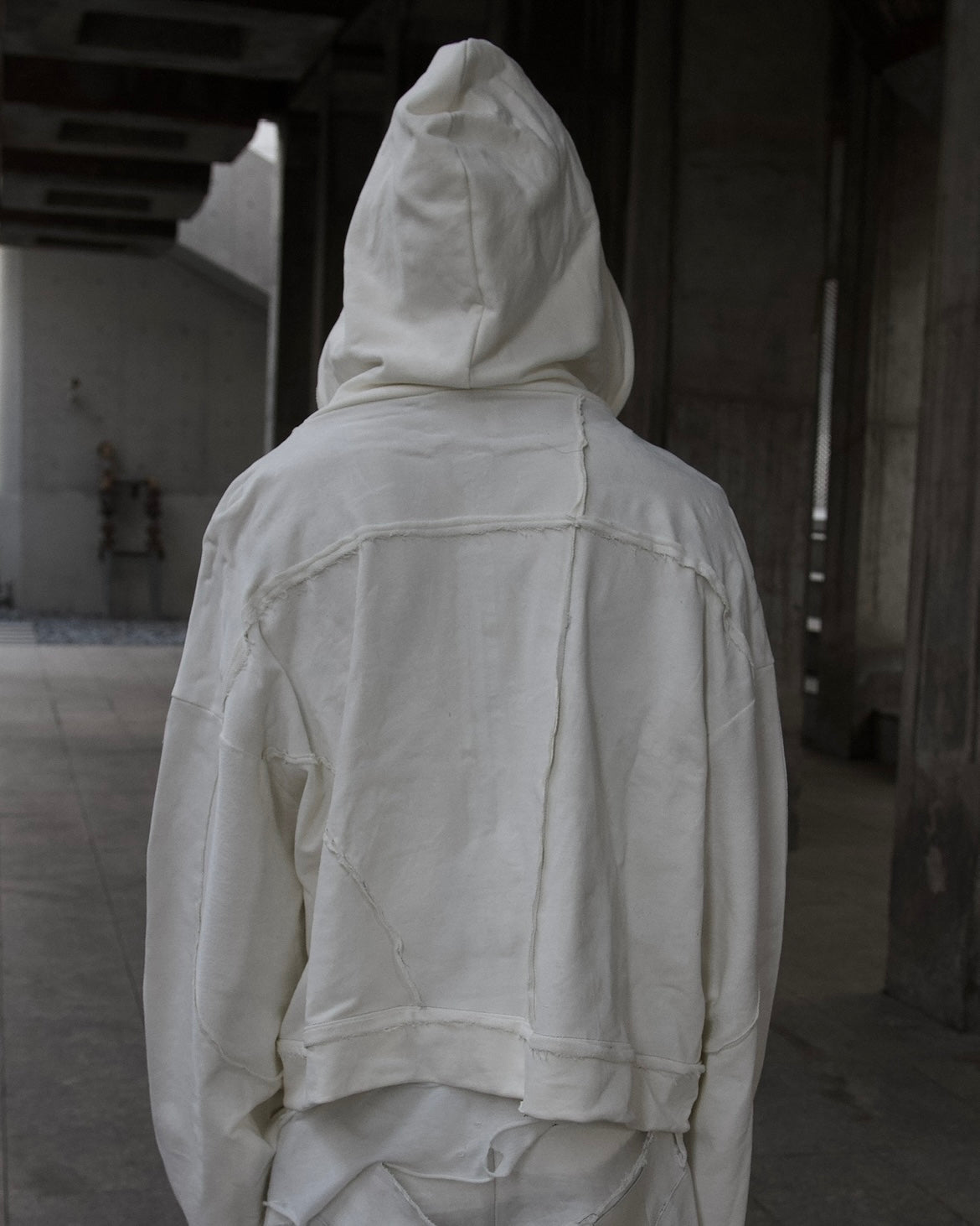 SEUL - WAXED COATED OVERSIZE ZIP UP HOODIE - WHITE