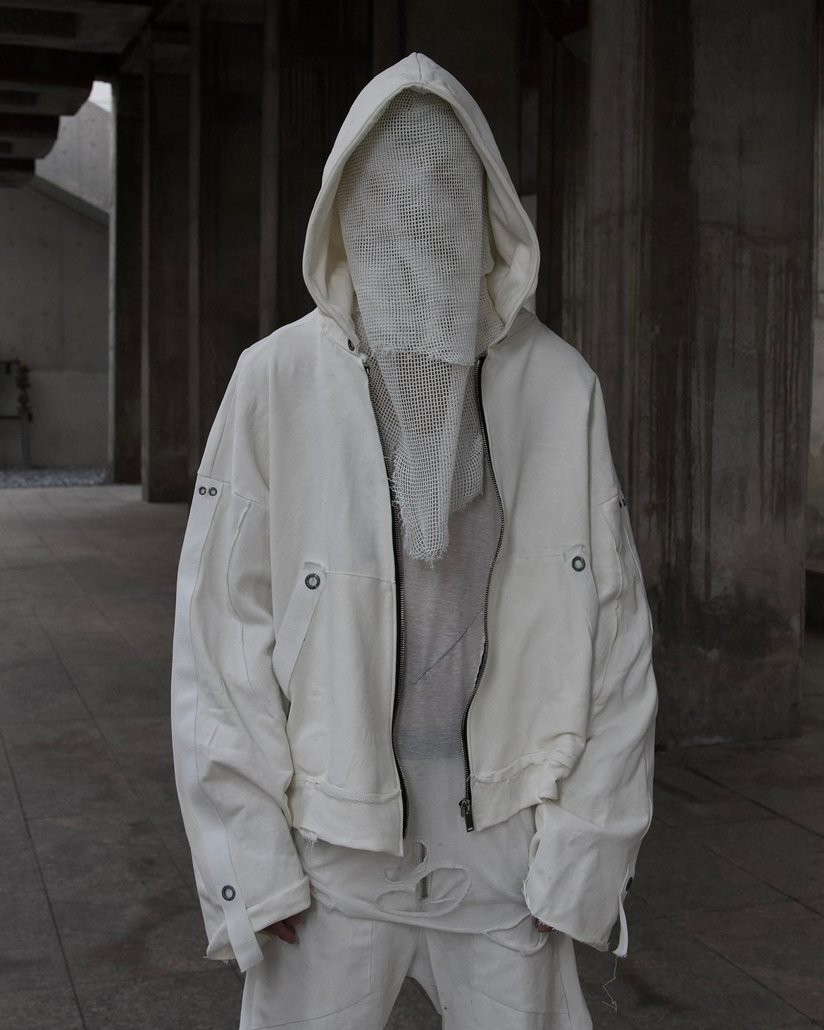 SEUL - WAXED COATED OVERSIZE ZIP UP HOODIE - WHITE